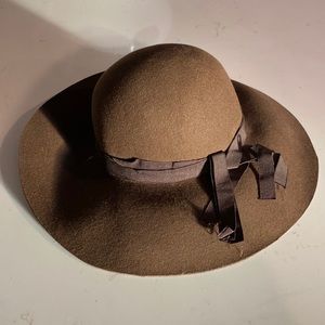Brown floppy hat